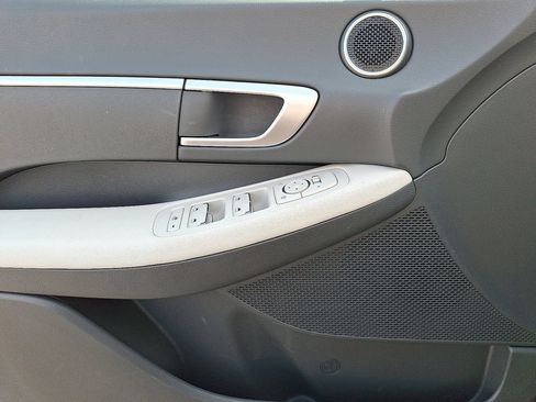 Used 2025 Hyundai Sonata SE FWD image 13