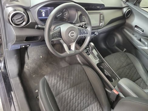 Used 2022 Nissan Kicks SV FWD image 11