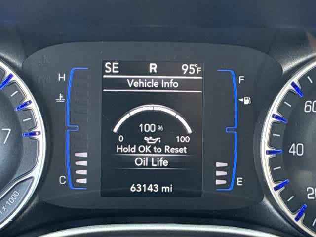 Used 2023 Chrysler Voyager LX FWD image 34