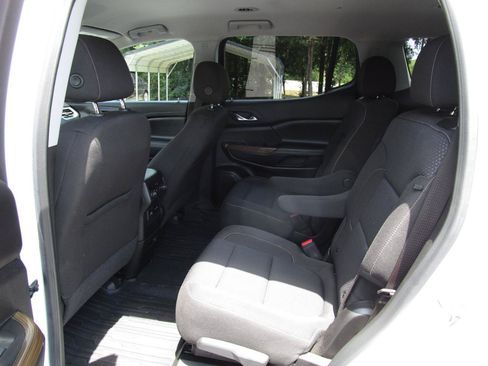 Used 2023 GMC Acadia SLE w/ Driver Convenience Package FWD image 21