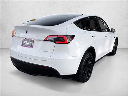 Used 2023 Tesla Model Y Long Range image 5