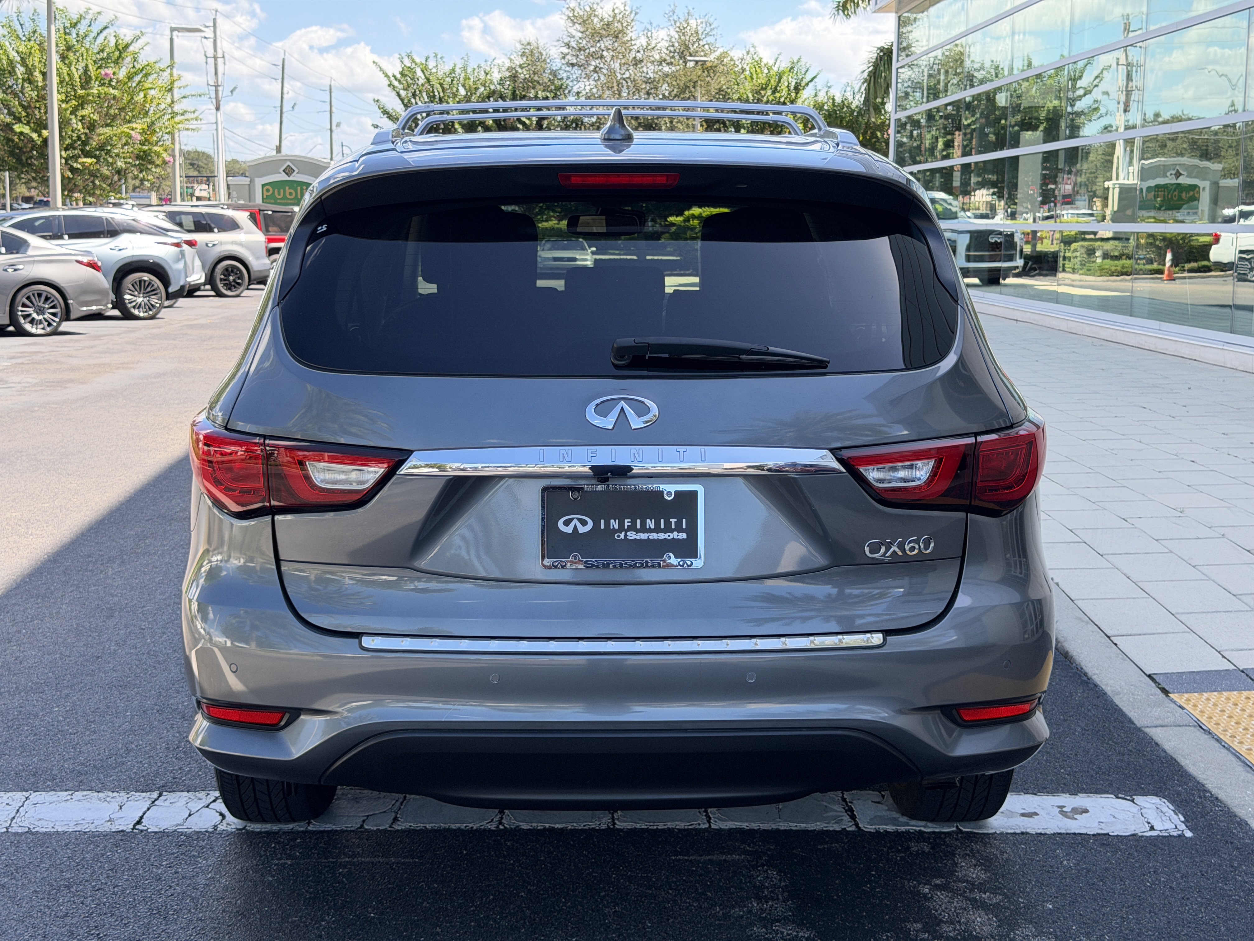 Used 2016 INFINITI QX60 FWD w/ Deluxe Technology Package image 6