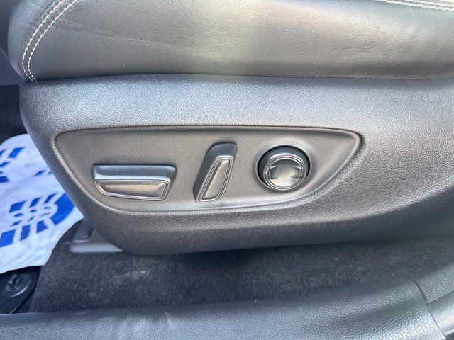 Used 2022 Toyota RAV4 XLE Premium AWD/4WD image 16
