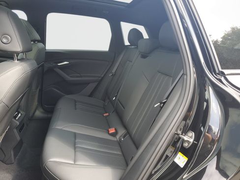 New 2027 Audi Q6 e-tron Premium AWD/4WD image 13