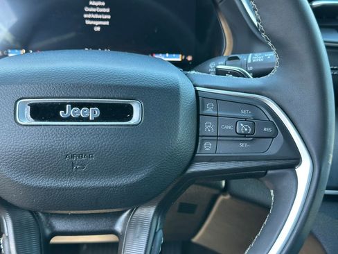 Used 2024 Jeep Grand Cherokee L Laredo image 19