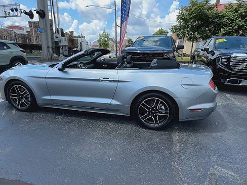 Used 2023 Ford Mustang Premium image 8
