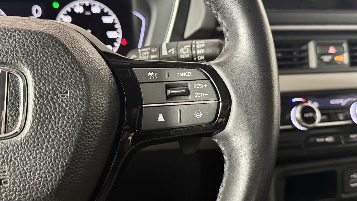 Used 2023 Honda Pilot EX-L image 16