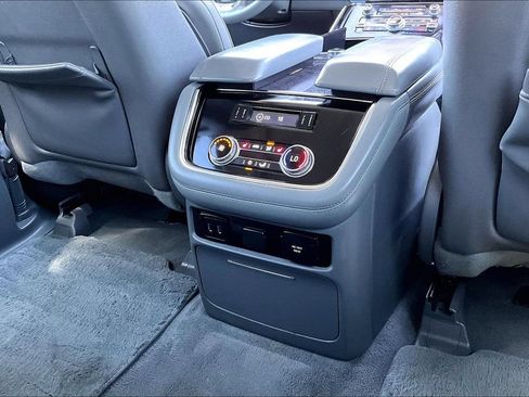 Used 2019 Lincoln Navigator L Reserve AWD/4WD image 20