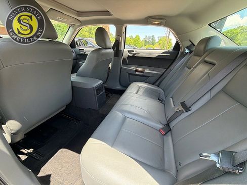 Used 2005 Chrysler 300 Touring RWD image 13