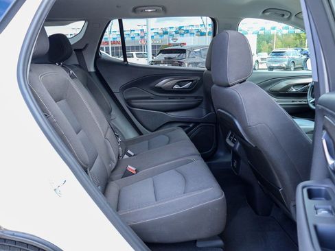 Used 2023 GMC Terrain SLE image 10