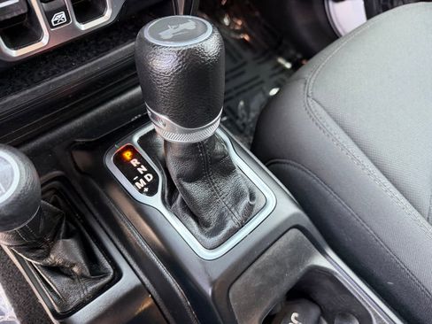 Used 2023 Jeep Wrangler Unlimited Sport AWD/4WD image 25