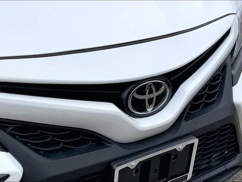 Used 2024 Toyota Camry SE image 28