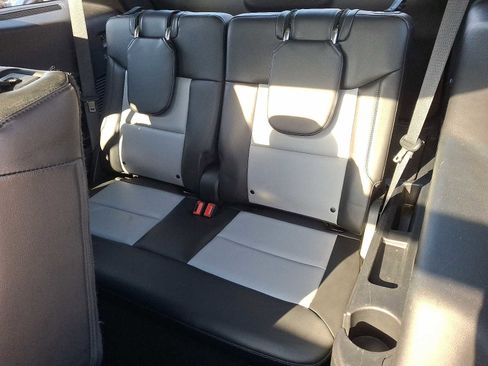 Used 2022 Ford Explorer XLT w/ Equipment Group 202A image 11