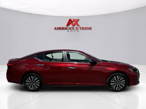 Used 2024 Nissan Altima 2.5 SV FWD image 6