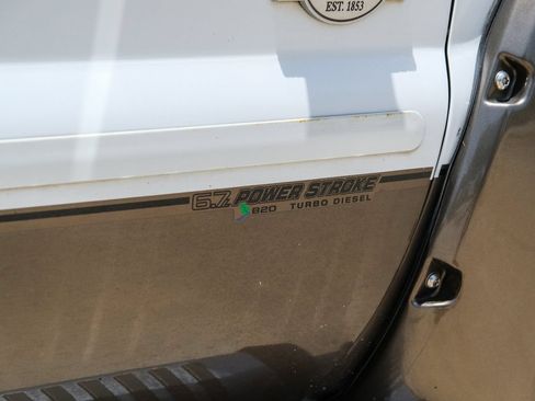 Used 2015 Ford F250 King Ranch w/ FX4 Off-Road Package AWD/4WD image 27