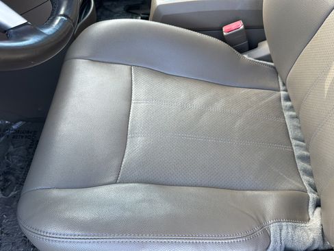 Used 2012 Chrysler Town & Country Touring w/ Entertainment Group #1 FWD image 20