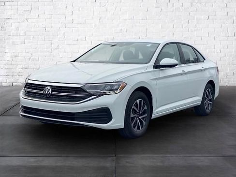 Used 2024 Volkswagen Jetta S image 2