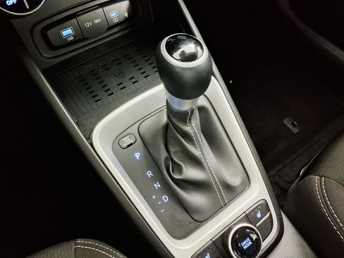 Certified 2026 Hyundai Venue SEL FWD image 21