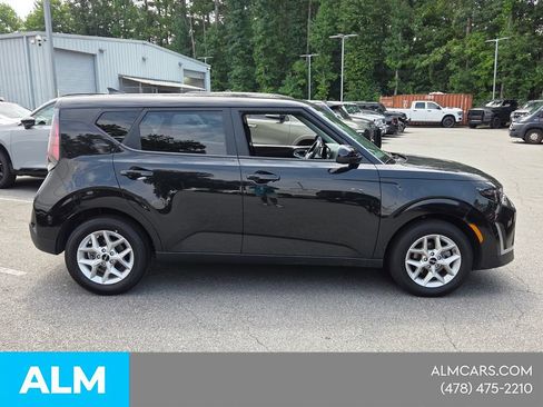 Used 2025 Kia Soul LX w/ LX Technology Package FWD image 13