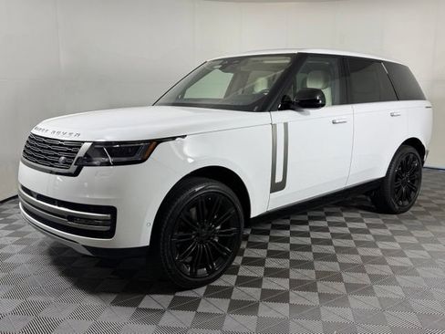 Used 2024 Land Rover Range Rover SE AWD/4WD image 2