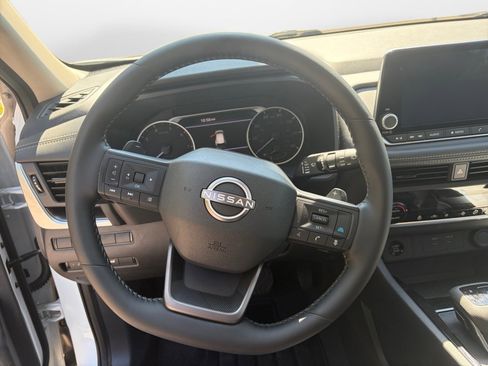 Certified 2026 Nissan Rogue SV FWD image 13