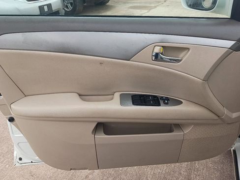 Used 2008 Toyota Avalon XLS FWD image 9
