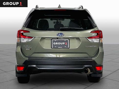Used 2021 Subaru Forester Premium AWD/4WD image 5