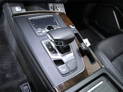 Used 2020 Audi Q5 2.0T Premium Plus w/ Premium Plus Package image 19