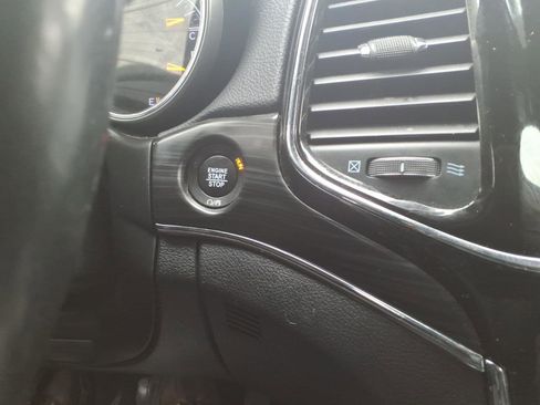 Used 2020 Jeep Grand Cherokee Limited image 28