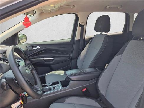 Used 2017 Ford Escape SE w/ Equipment Group 201A FWD image 11