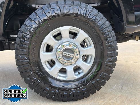Used 2023 Ford F250 XLT AWD/4WD image 2