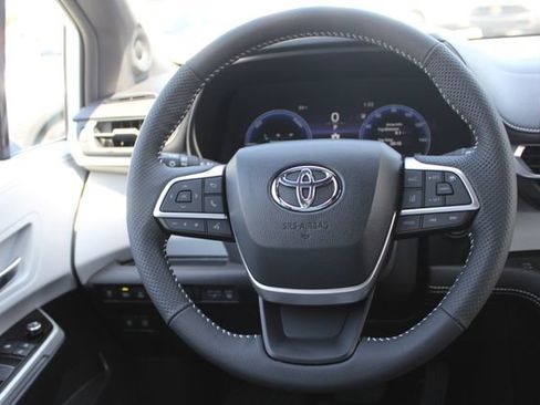 Certified 2026 Toyota Sienna XSE FWD image 38