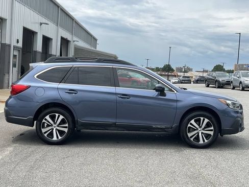Used 2018 Subaru Outback 2.5i Limited AWD/4WD image 14