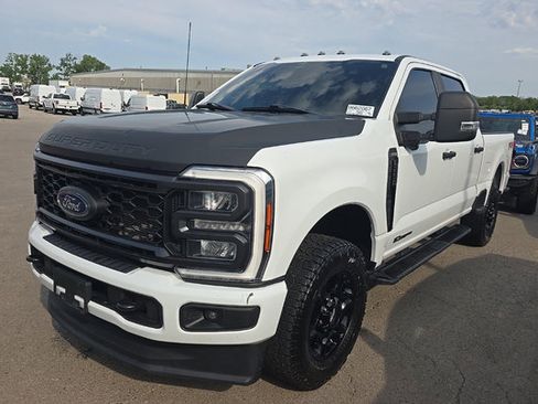 Used 2023 Ford F250 XL w/ STX Appearance Package AWD/4WD image 9