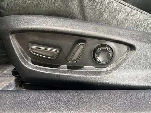 Used 2025 Toyota Camry SE FWD image 12