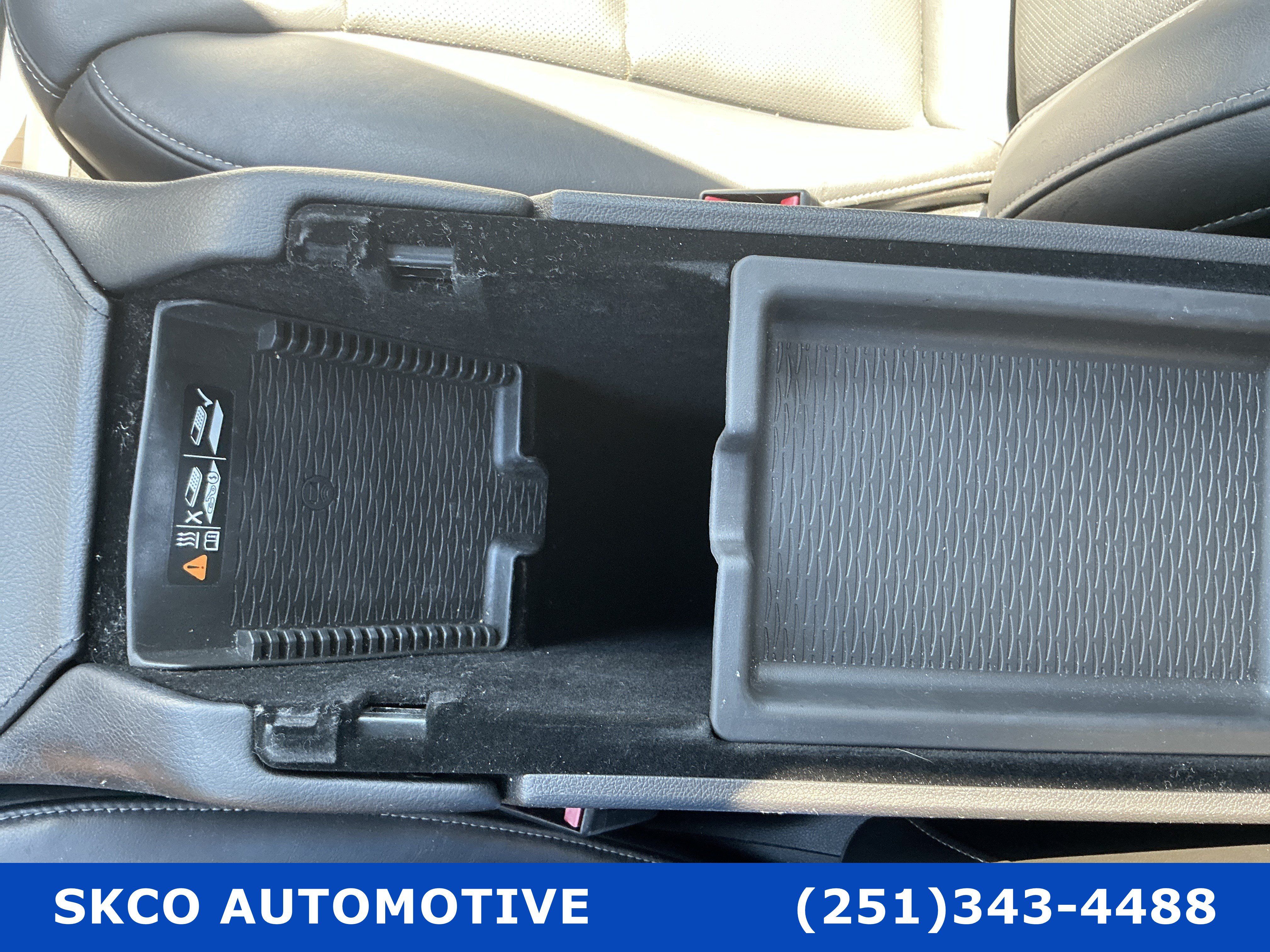 Used 2019 Cadillac XT4 Premium Luxury w/ Technology Package FWD image 25