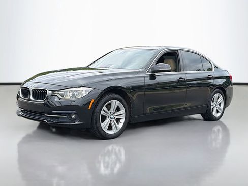 Used 2018 BMW 330i Sedan RWD image 2