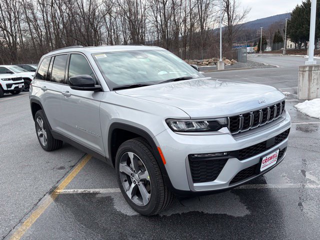 New 2026 Jeep Grand Cherokee Limited AWD/4WD image 2
