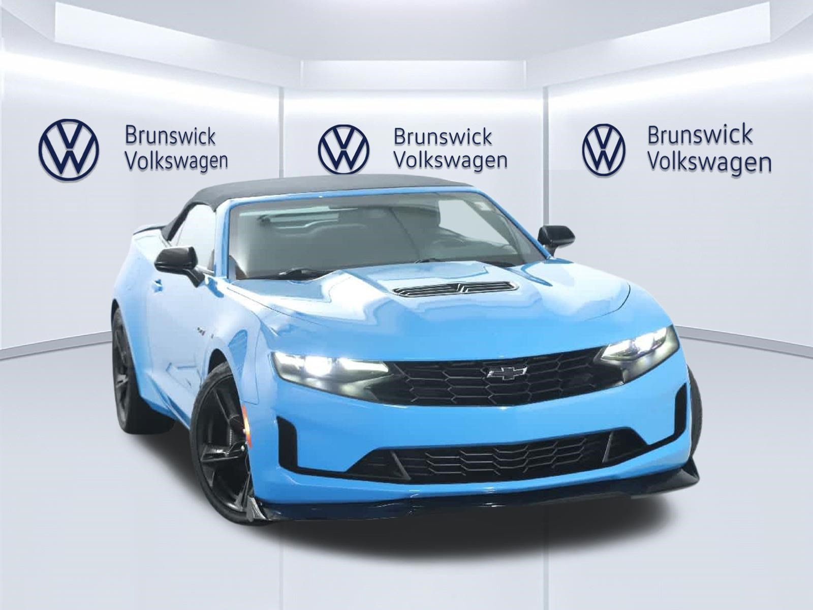Used 2022 Chevrolet Camaro LT RWD image 2