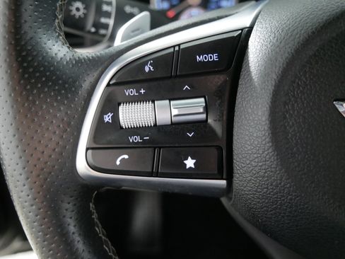 Used 2023 Genesis G70 2.0T image 27