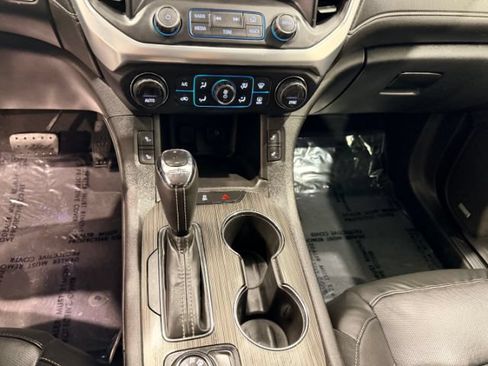 Used 2017 GMC Acadia SLT AWD/4WD image 38