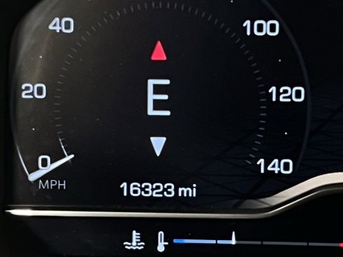 Used 2024 GMC Sierra 1500 SLE image 15