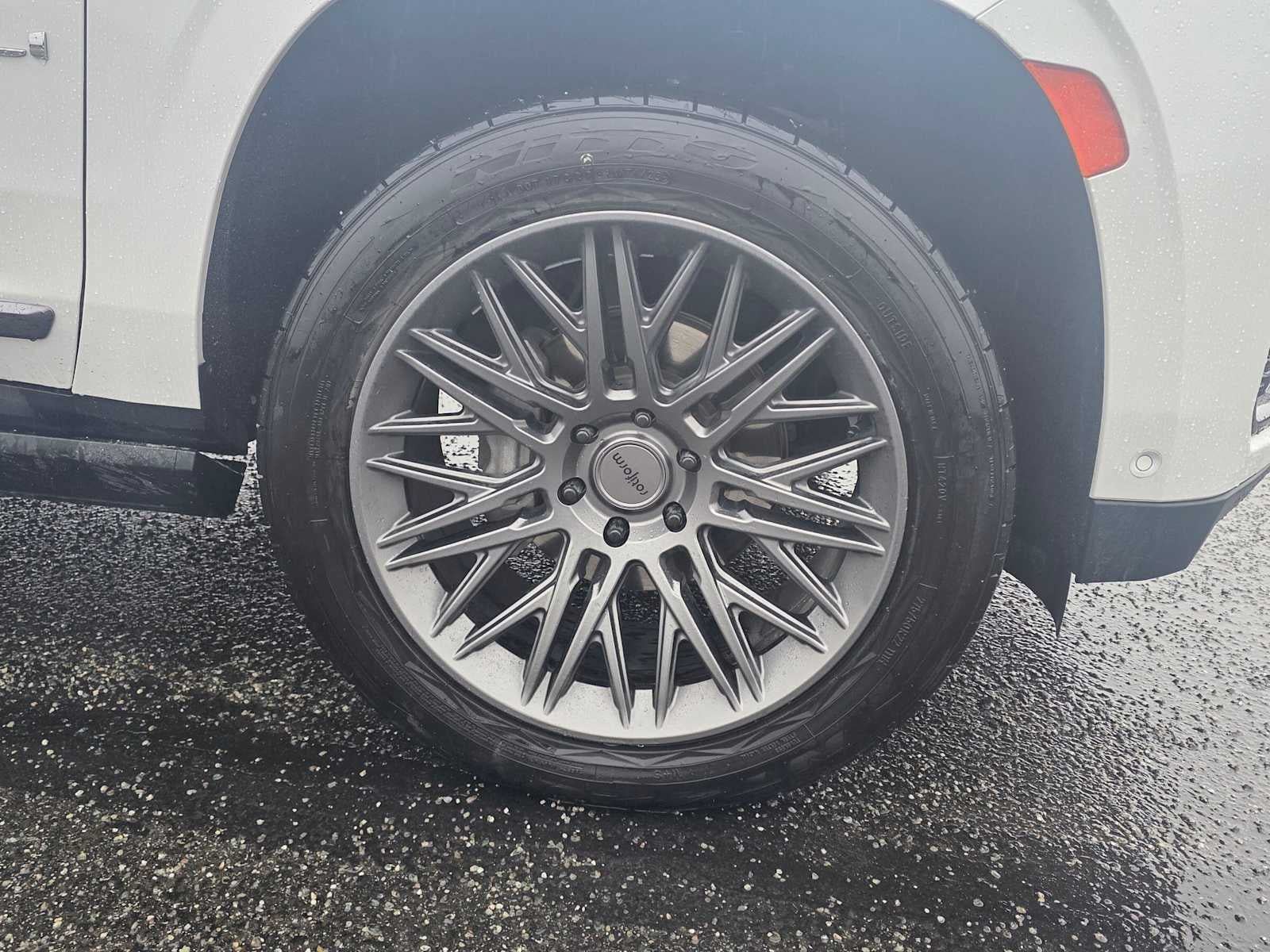 Certified 2023 GMC Yukon Denali Ultimate AWD/4WD image 9