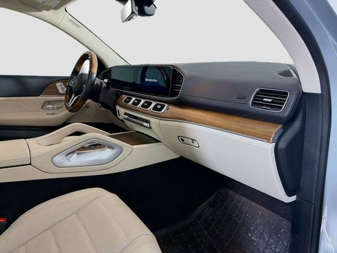 Used 2022 Mercedes-Benz GLS 450 4MATIC image 32