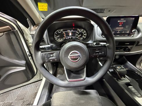 Used 2021 Nissan Rogue S FWD image 9