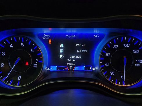 Used 2019 Chrysler 300 Limited image 23