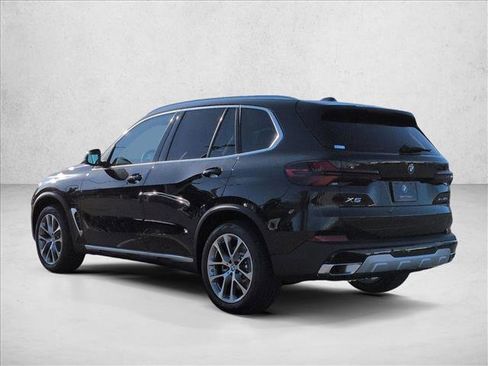 New 2026 BMW X5 xDrive50e image 9