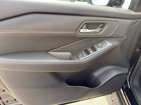 New 2026 Nissan Rogue SV AWD/4WD image 13