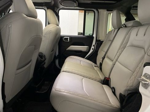 Used 2021 Jeep Wrangler Unlimited Sahara image 19