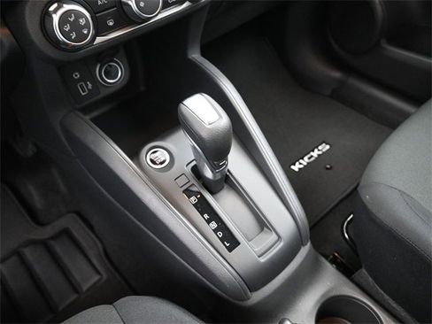 New 2025 Nissan Kicks Play S image 33